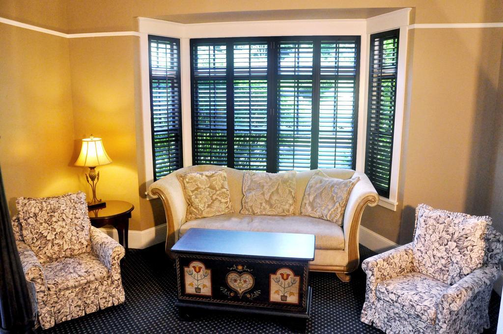 Om Sanctuary Holistic Retreat Hotell Asheville Eksteriør bilde