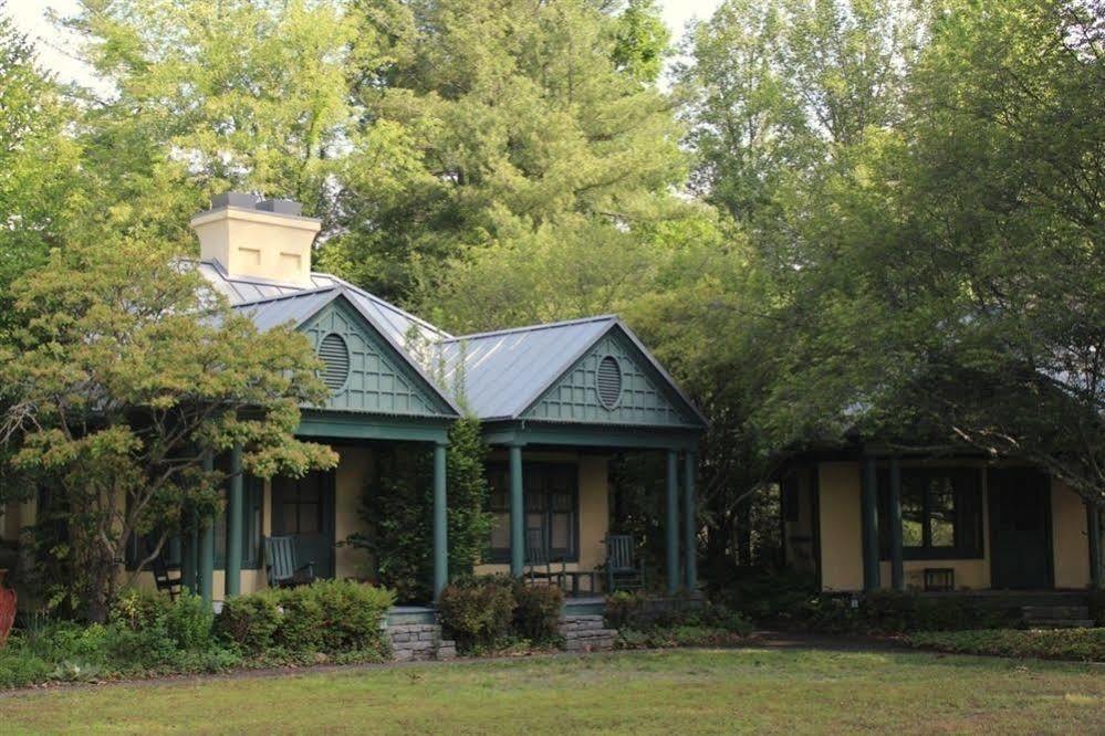 Om Sanctuary Holistic Retreat Hotell Asheville Eksteriør bilde