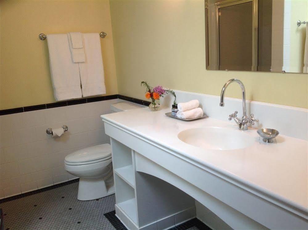 Om Sanctuary Holistic Retreat Hotell Asheville Eksteriør bilde